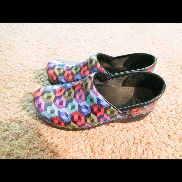 Dansko Nursing Shoes - Picture 4 of 6
